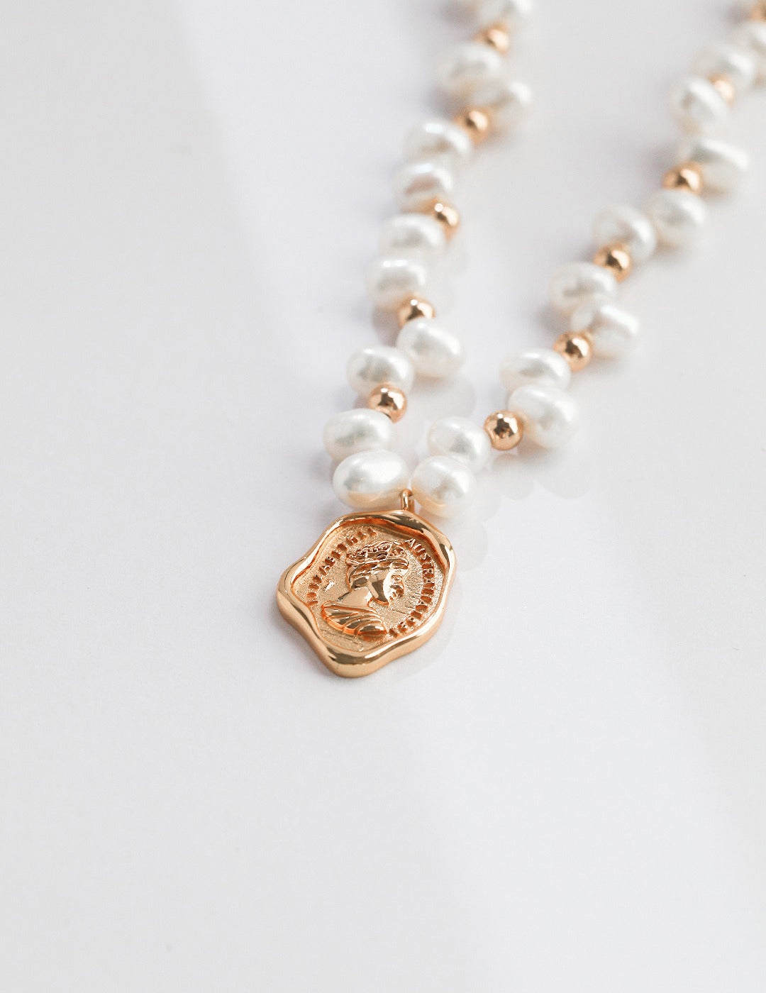 Queen Natural Pearl Necklace