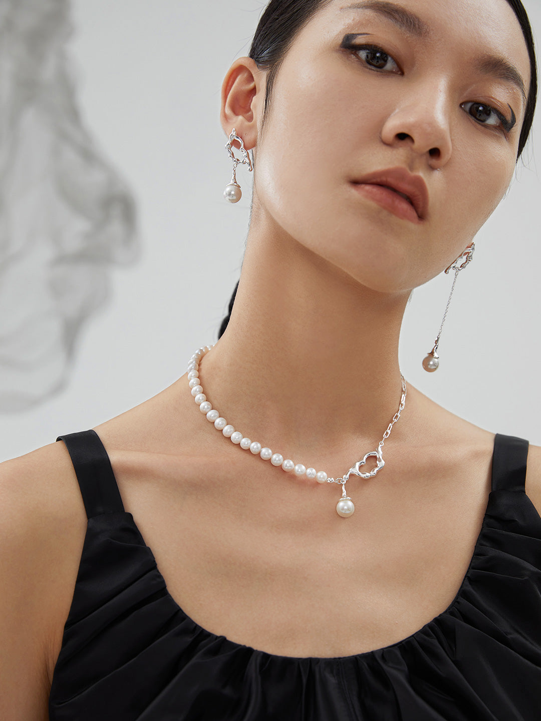10MM Large-Sized Flawless Round Pearl Necklace in Natural Silver Finish