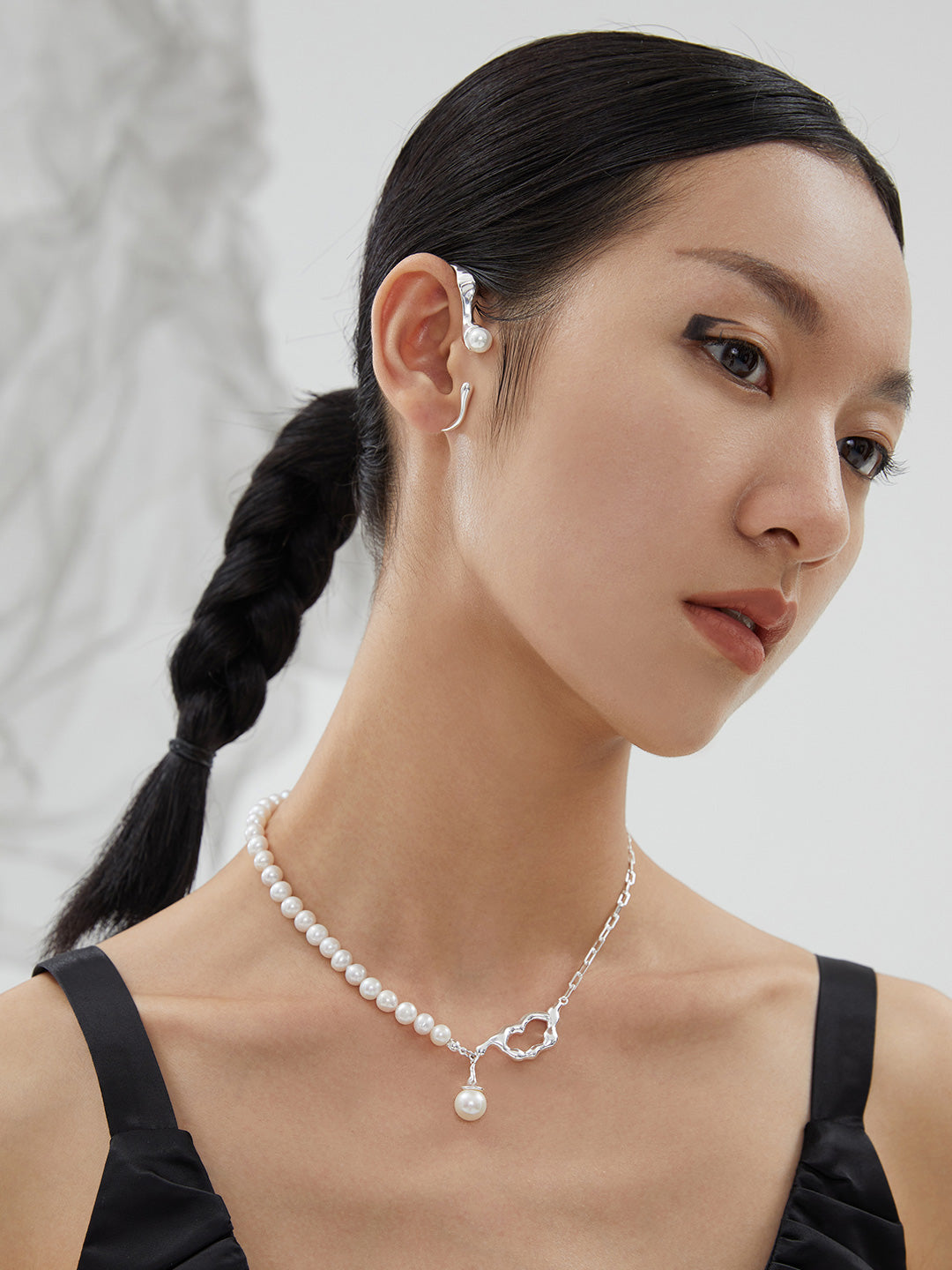 10MM Large-Sized Flawless Round Pearl Necklace in Natural Silver Finish