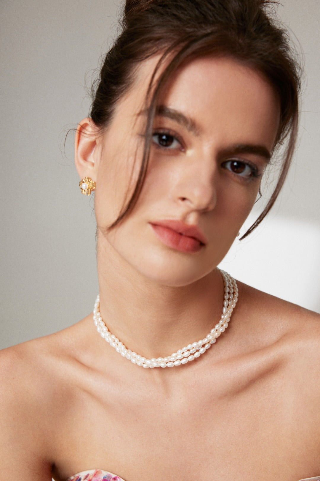 ‌Renaissance-Inspired Must-Have: Rice Pearl Necklace